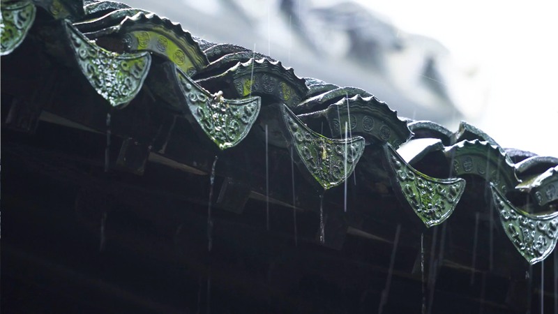 屋檐下雨雨滴意境视频素材 短视频素材 sucaiwan.com