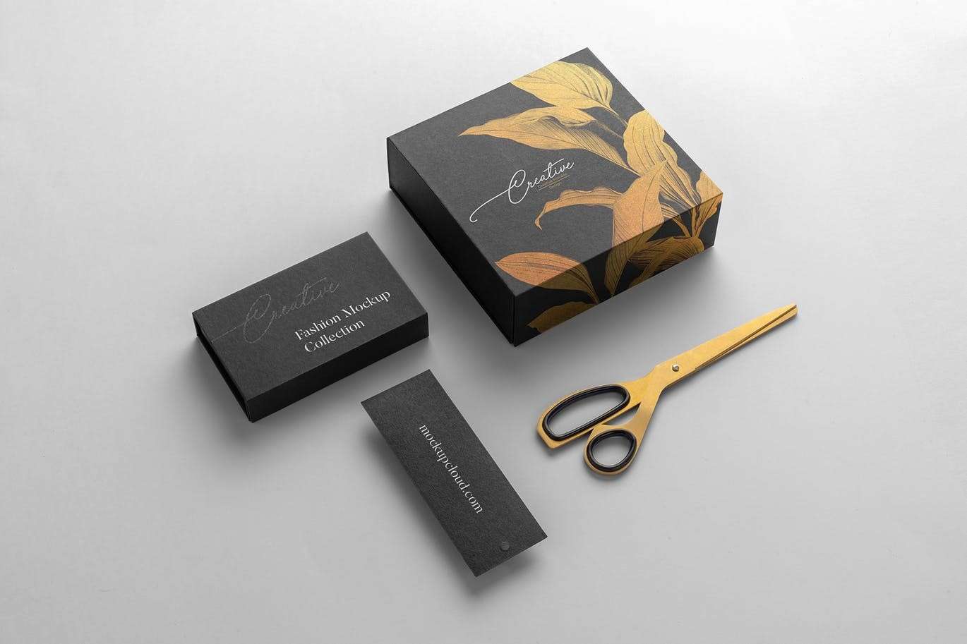 16套时尚服装品牌场景设计展示样机模板PSD 样机素材 sucaiwan.com