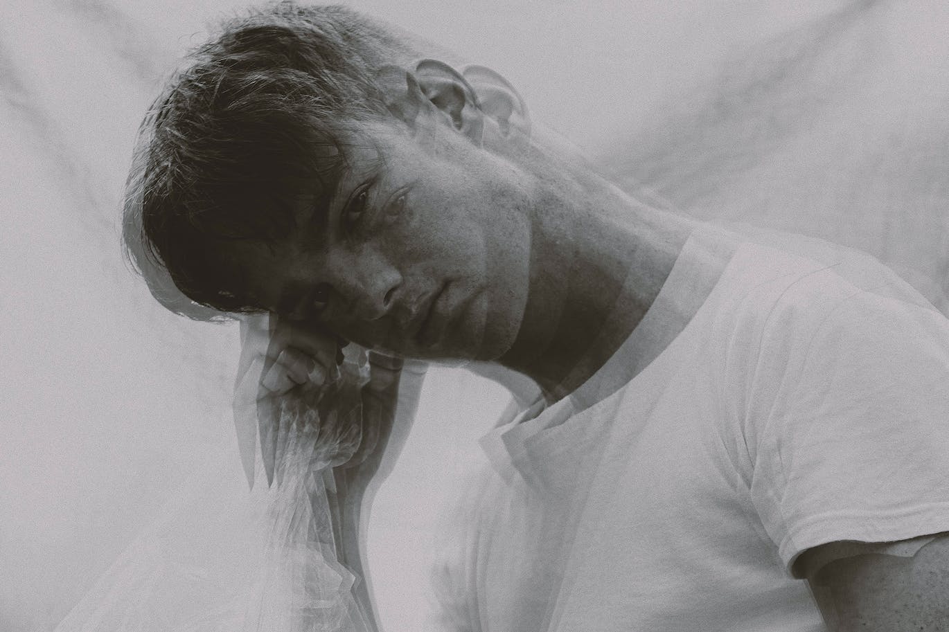 黑白三重视觉照片特效PS图层样式 Triple Vision Photo Effect 插件预设 sucaiwan.com