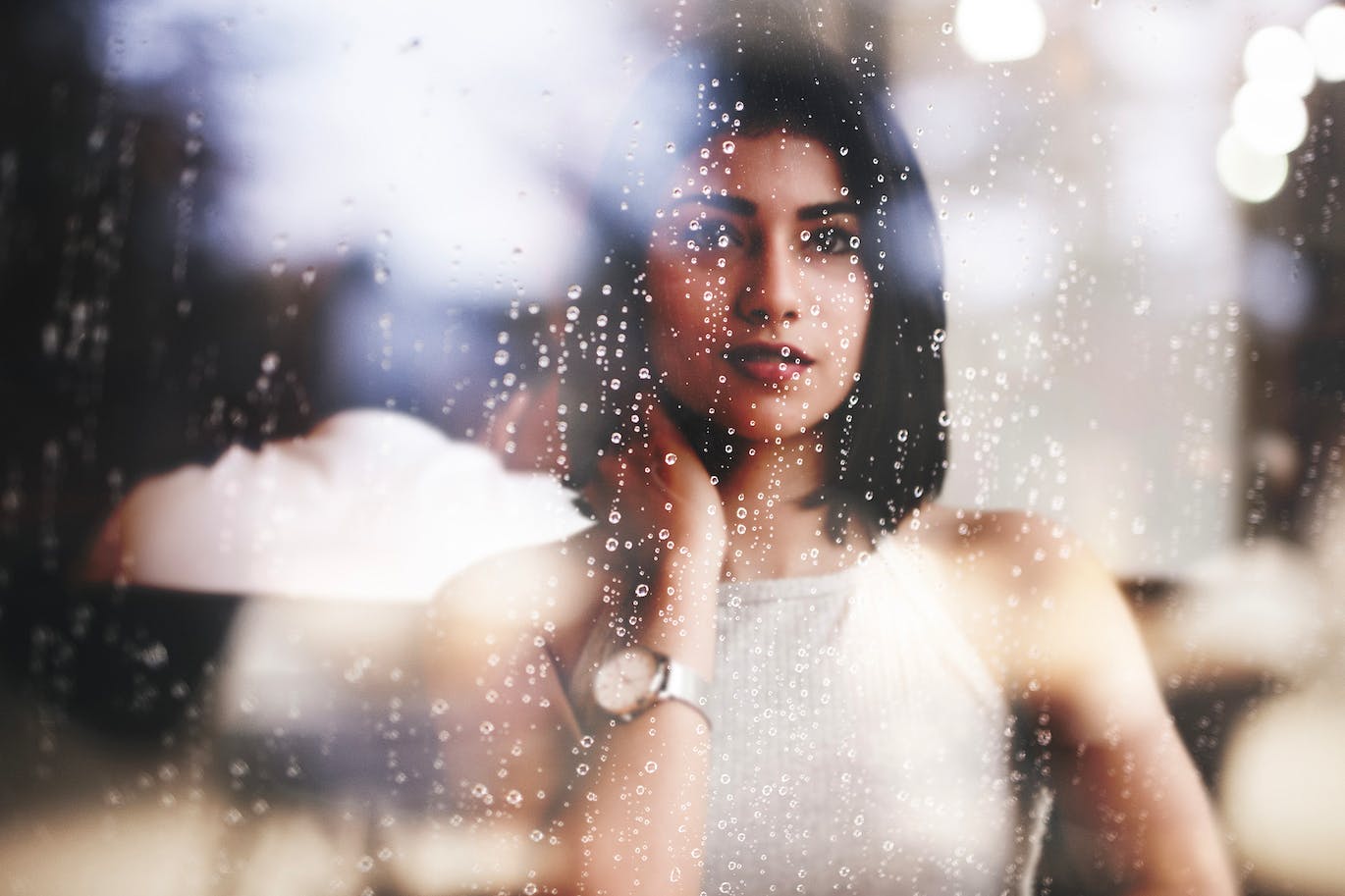 窗边雨滴照片特效PS图层样式 Rainy Window Photo Effect 插件预设 sucaiwan.com