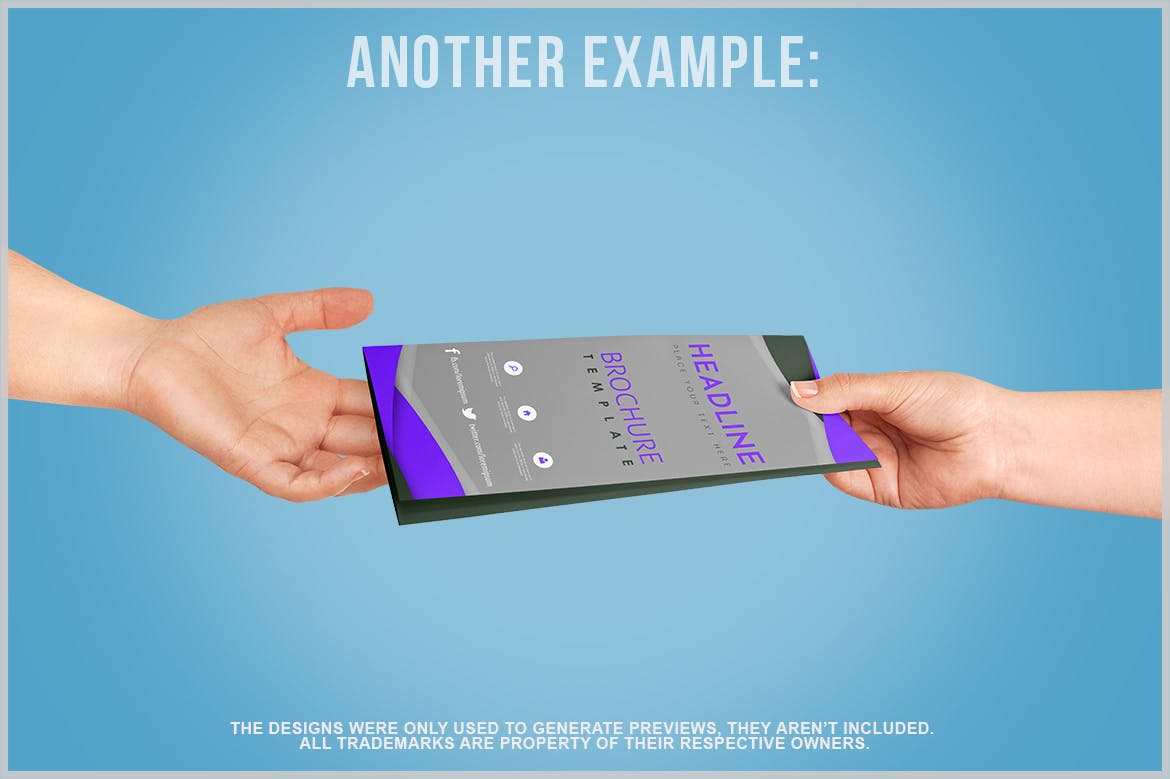 折页手册设计效果图样机模板 Brochure in Hand Mockup PSD 样机素材 sucaiwan.com