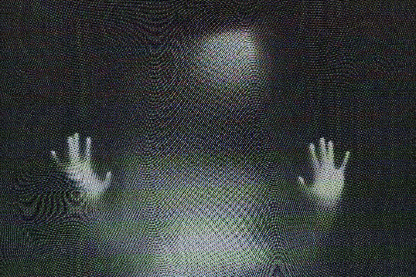 屏幕闪烁故障照片特效PS图层样式 Screen Flicker Photo Effect 插件预设 第2张-素材湾丨精选海外优质设计素材资源 屏幕闪烁故障照片特效PS图层样式 Screen Flicker Photo Effect 插件预设 sucaiwan.com