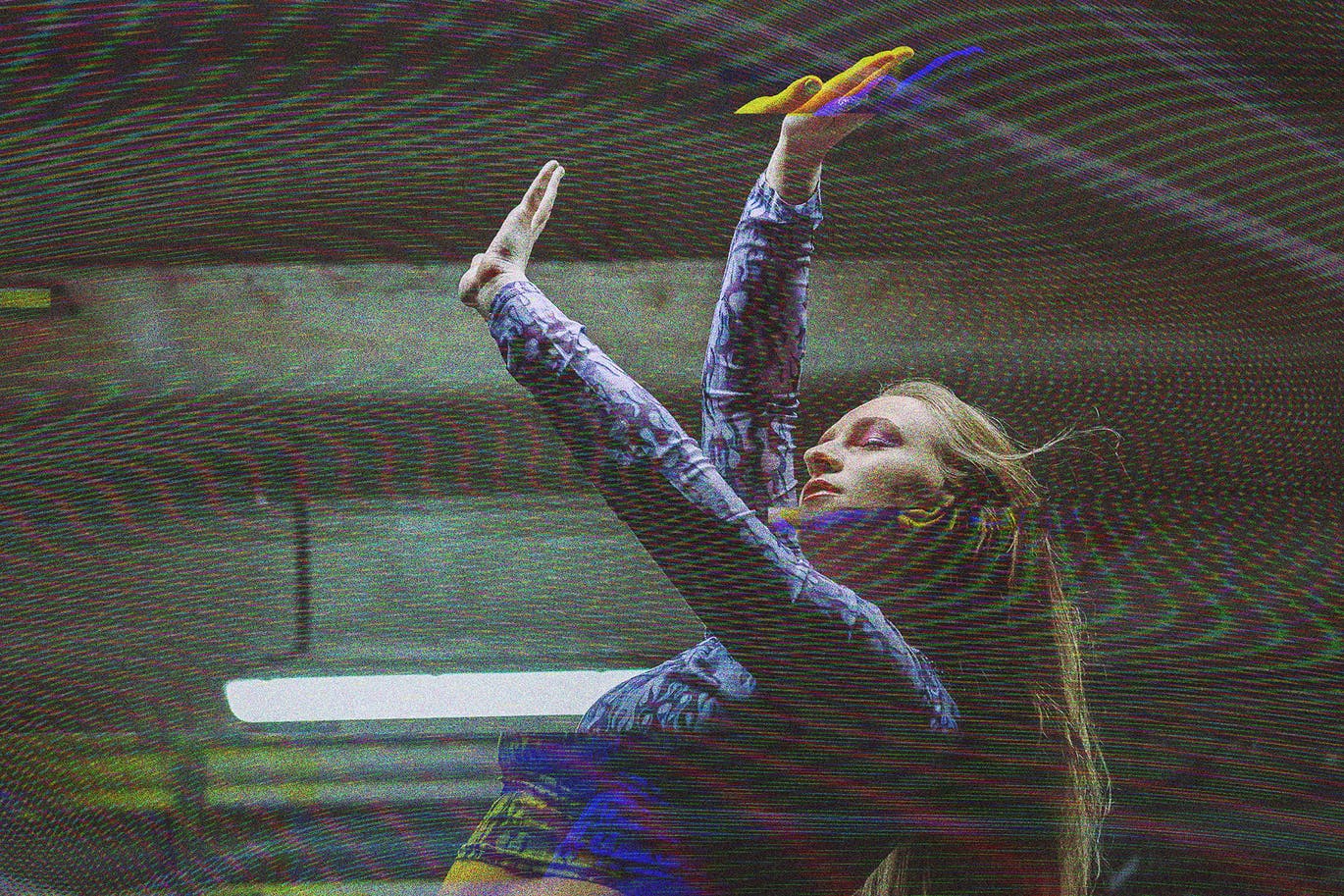 故障损坏效果海报模板 Glitch Damage Effect for Posters 插件预设 sucaiwan.com