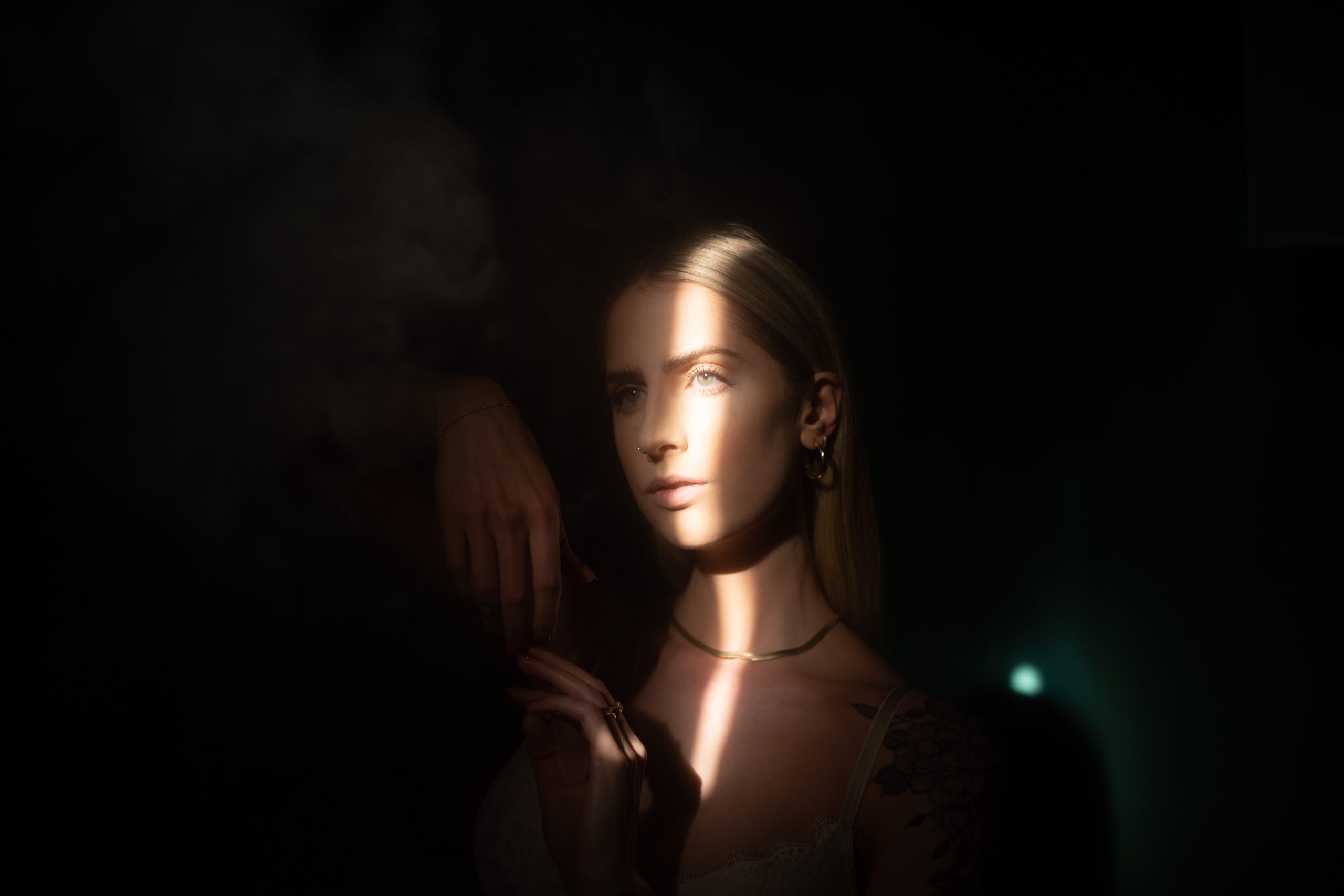 5个室内私房情绪电影质感Lightroom预设 CINEMATIC LONGING 插件预设 sucaiwan.com