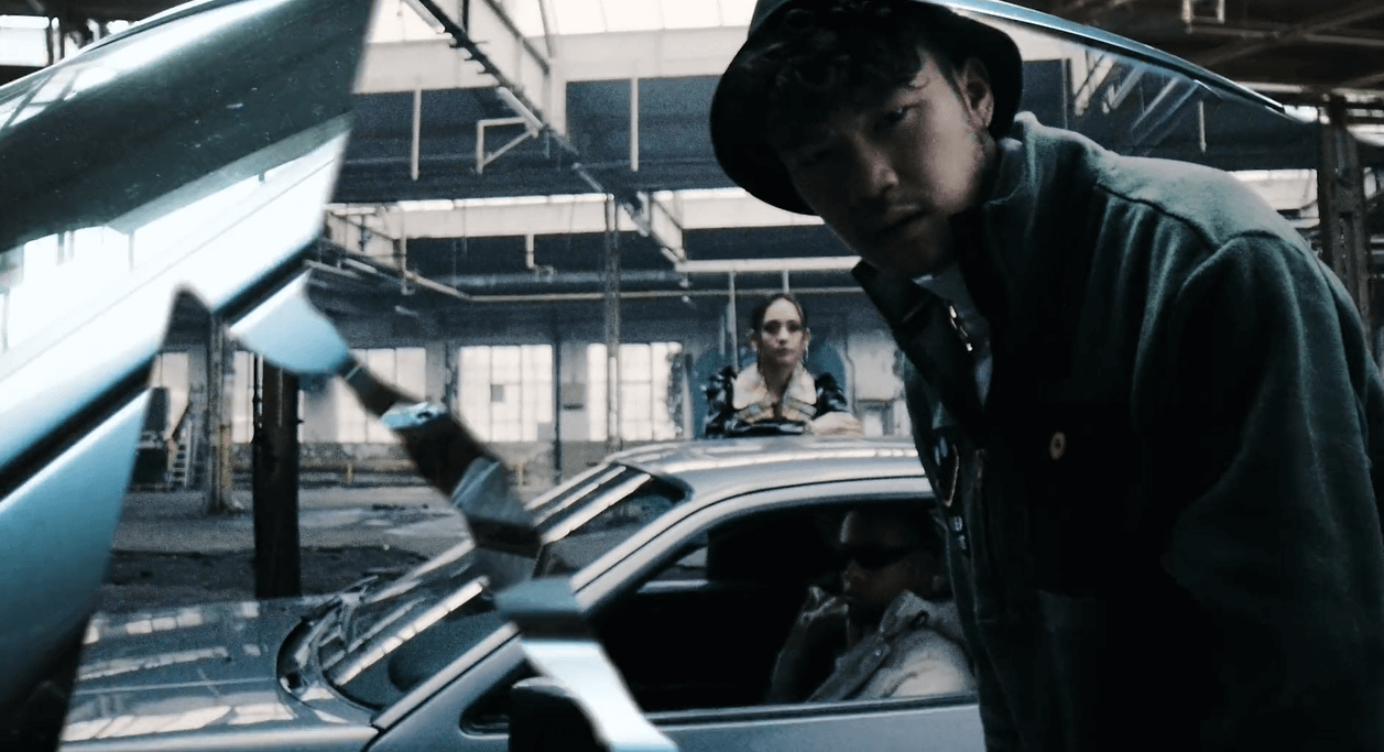 Acidbite 17个独特超高清破裂玻璃化转场电影过渡视频素材+高品质SFX CRACKED GLASS TRANSITIONS 影视音频 sucaiwan.com