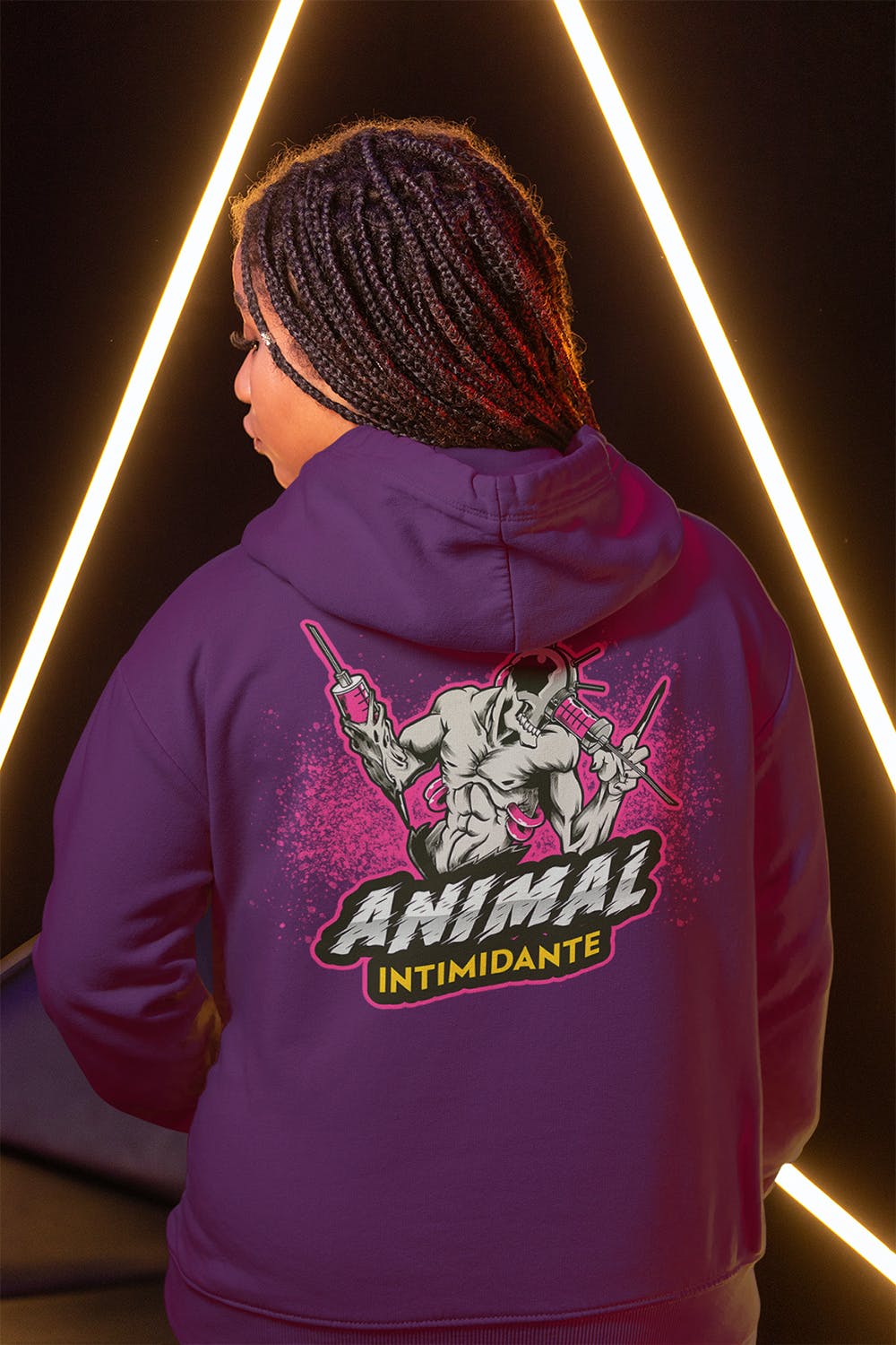 摆姿势女性连帽衫设计后视图样机 Back-View Mockup of a Woman Posing with a Hoodie 样机素材 sucaiwan.com