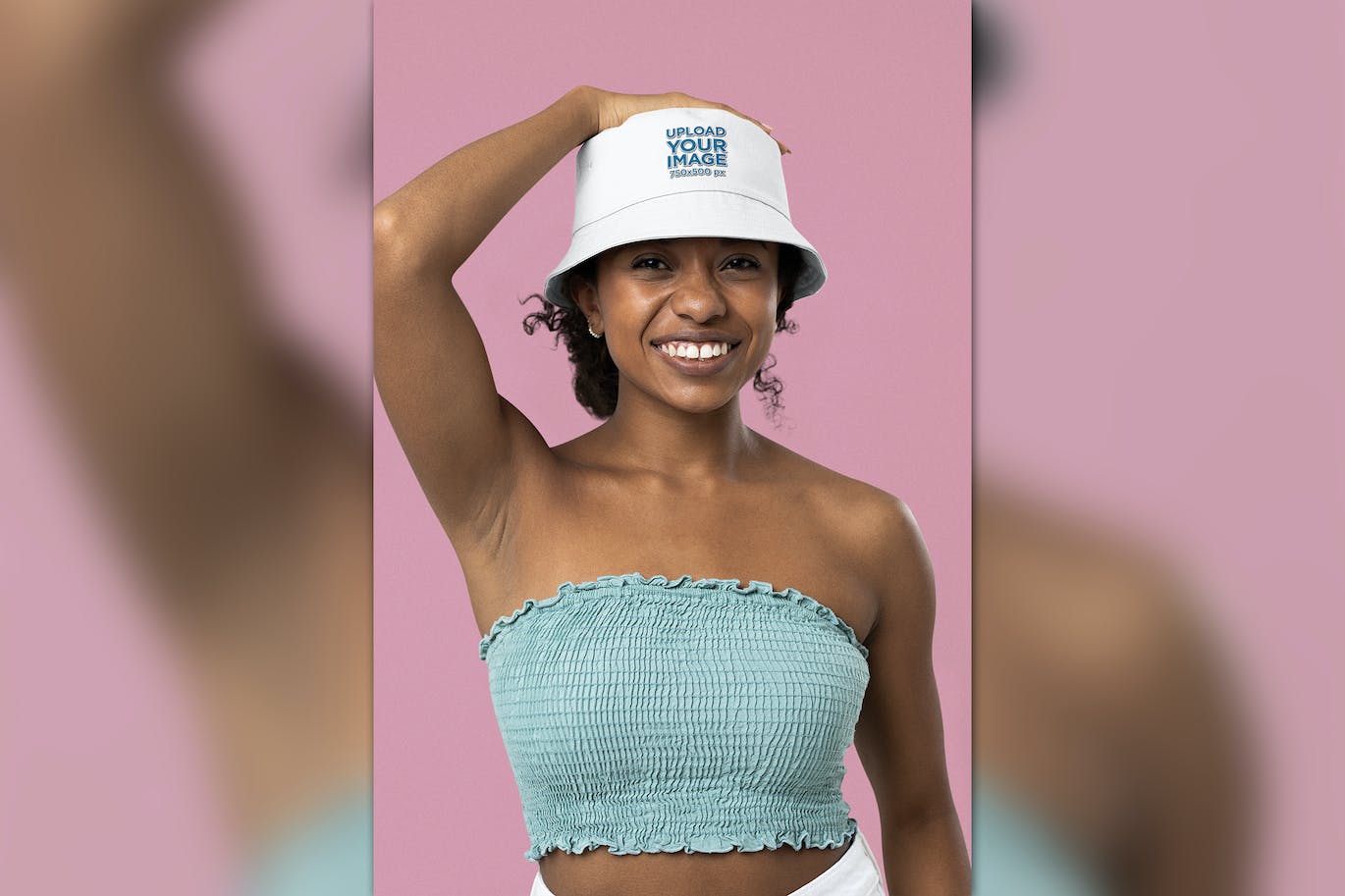 幸福的卷发女人水桶帽设计样机图 Mockup of a Happy Curly-Haired Woman 样机素材 sucaiwan.com