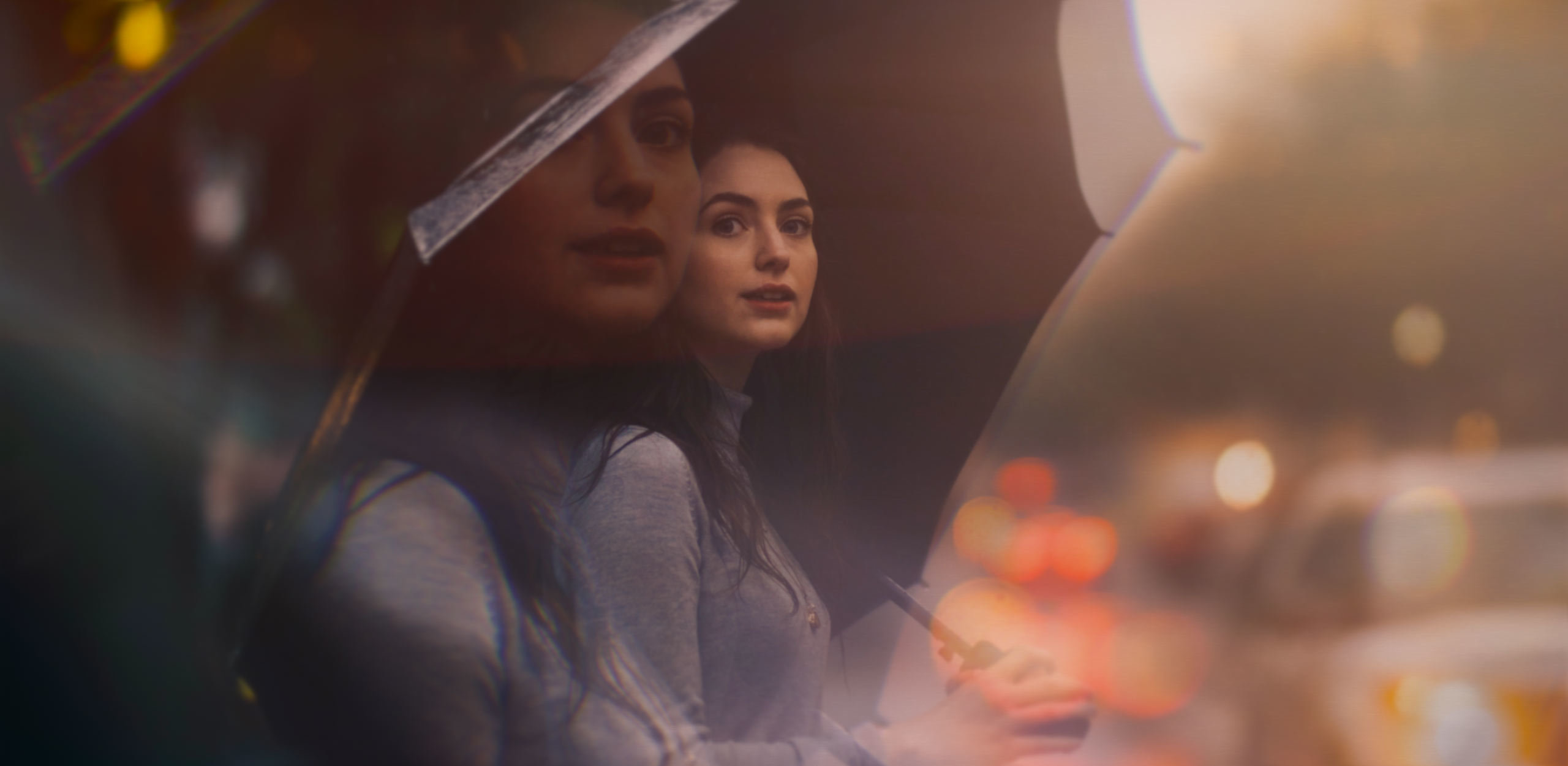 FCPX插件:50种柔美炫光棱镜折射梦幻视觉特效 MotionVFX – mPrism 插件预设 第5张-素材湾丨精选海外优质设计素材资源 FCPX插件:50种柔美炫光棱镜折射梦幻视觉特效 MotionVFX – mPrism 插件预设 sucaiwan.com