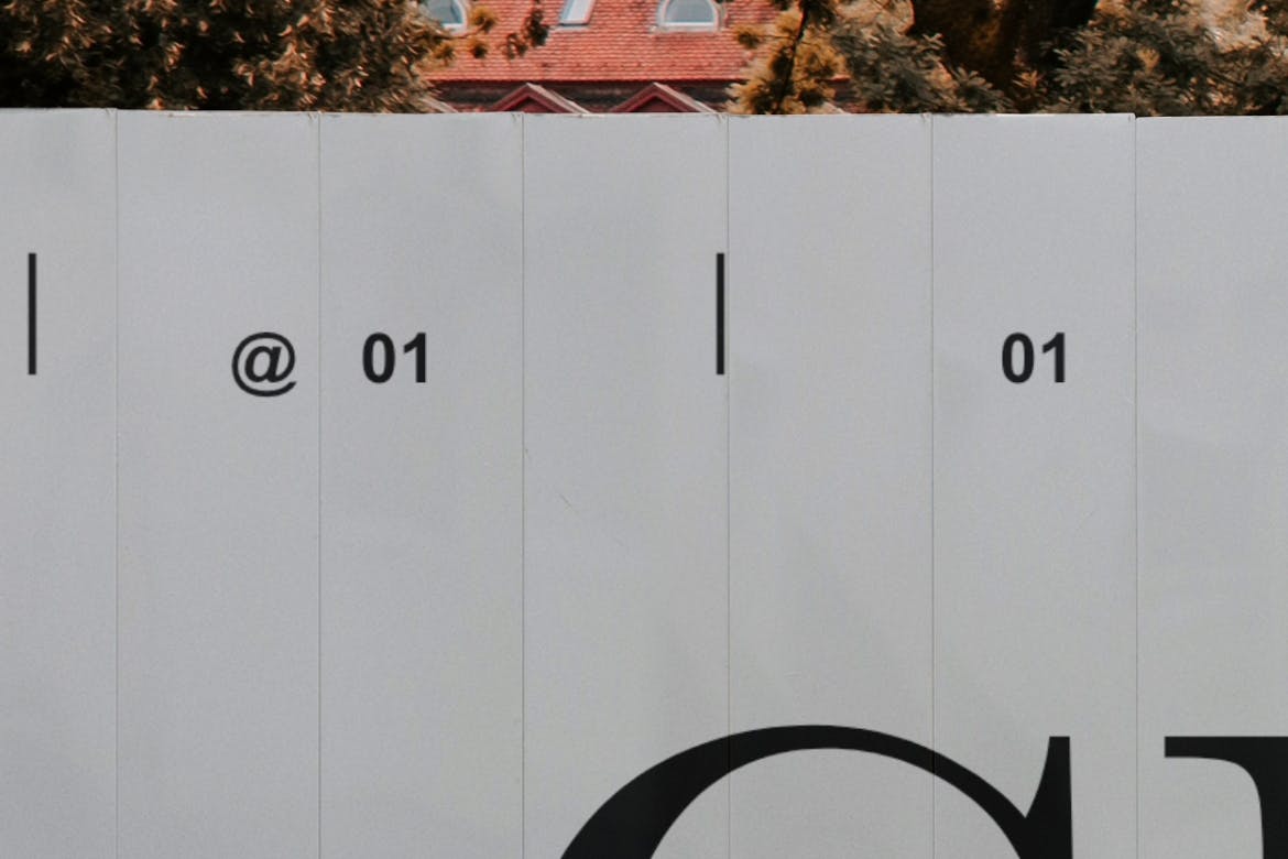 道路墙壁Banner广告样机图psd模板 City Banner Mockup 样机素材 sucaiwan.com