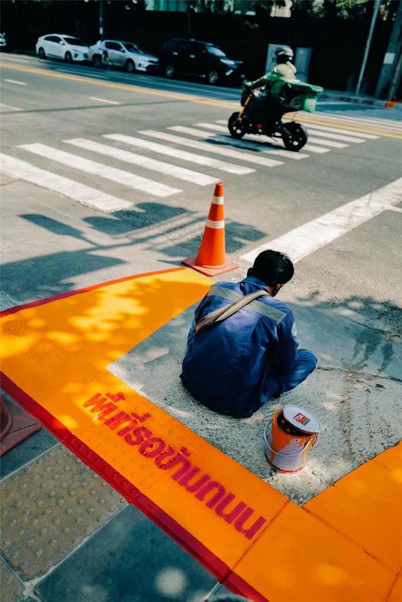 Polina Washington 日常黄昏橙人文扫街摄影师必备LR预设 PW Daily Pack 插件预设 第13张-素材湾丨精选海外优质设计素材资源 Polina Washington 日常黄昏橙人文扫街摄影师必备LR预设 PW Daily Pack 插件预设 sucaiwan.com