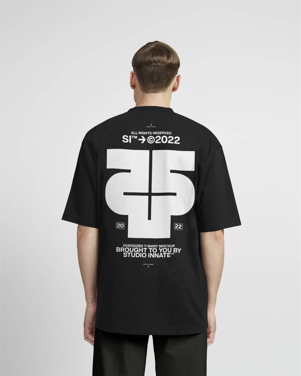 Studio Innate 高级工艺街头服饰品牌展示大码T恤PSD样机模板 Oversized Modelled T-Shirt Mockup 样机素材 sucaiwan.com