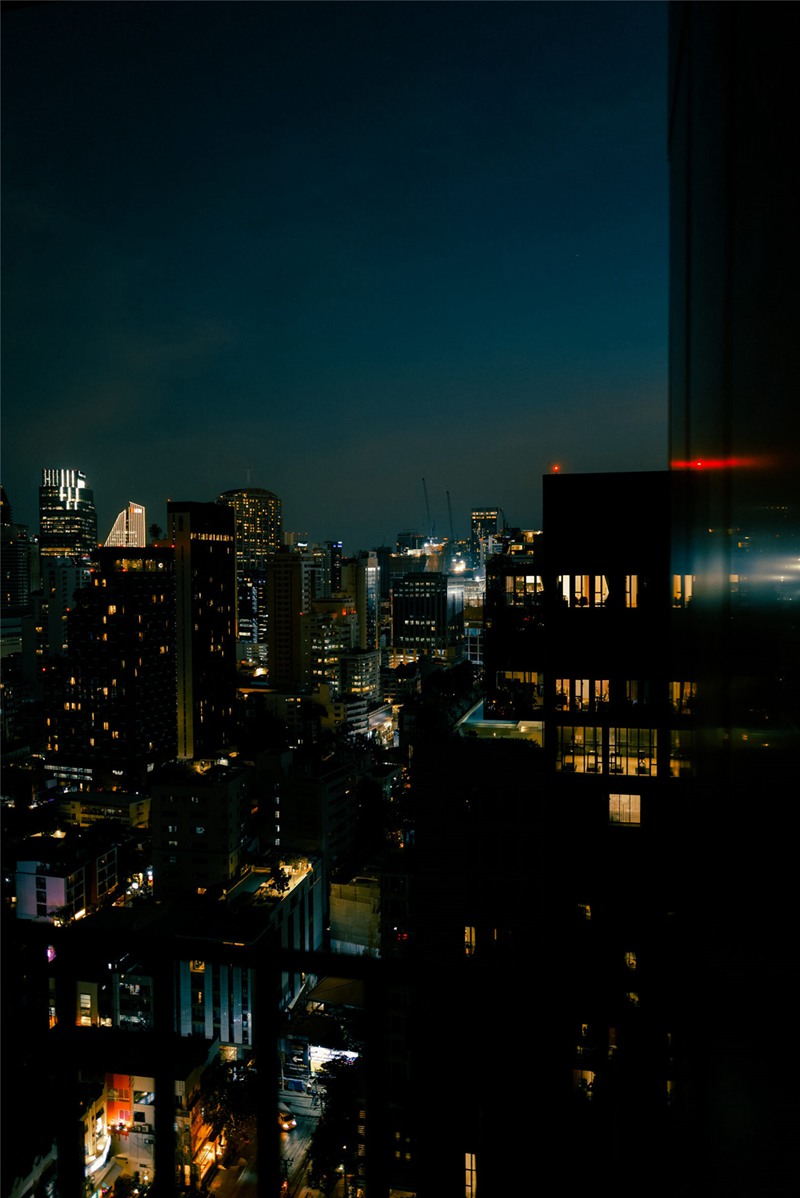 Polina Washington 日常黄昏橙人文扫街摄影师必备LR预设 PW Daily Pack 插件预设 第17张-素材湾丨精选海外优质设计素材资源 Polina Washington 日常黄昏橙人文扫街摄影师必备LR预设 PW Daily Pack 插件预设 sucaiwan.com