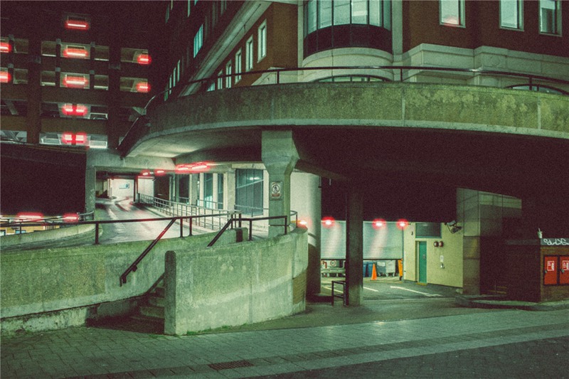 Jamie Windsor 复古柯达胶片电影模拟颗粒光晕夜间摄影LR预设包 Lightroom Presets 4 - Cinestill 插件预设 第6张-素材湾丨精选海外优质设计素材资源 Jamie Windsor 复古柯达胶片电影模拟颗粒光晕夜间摄影LR预设包 Lightroom Presets 4 - Cinestill 插件预设 sucaiwan.com