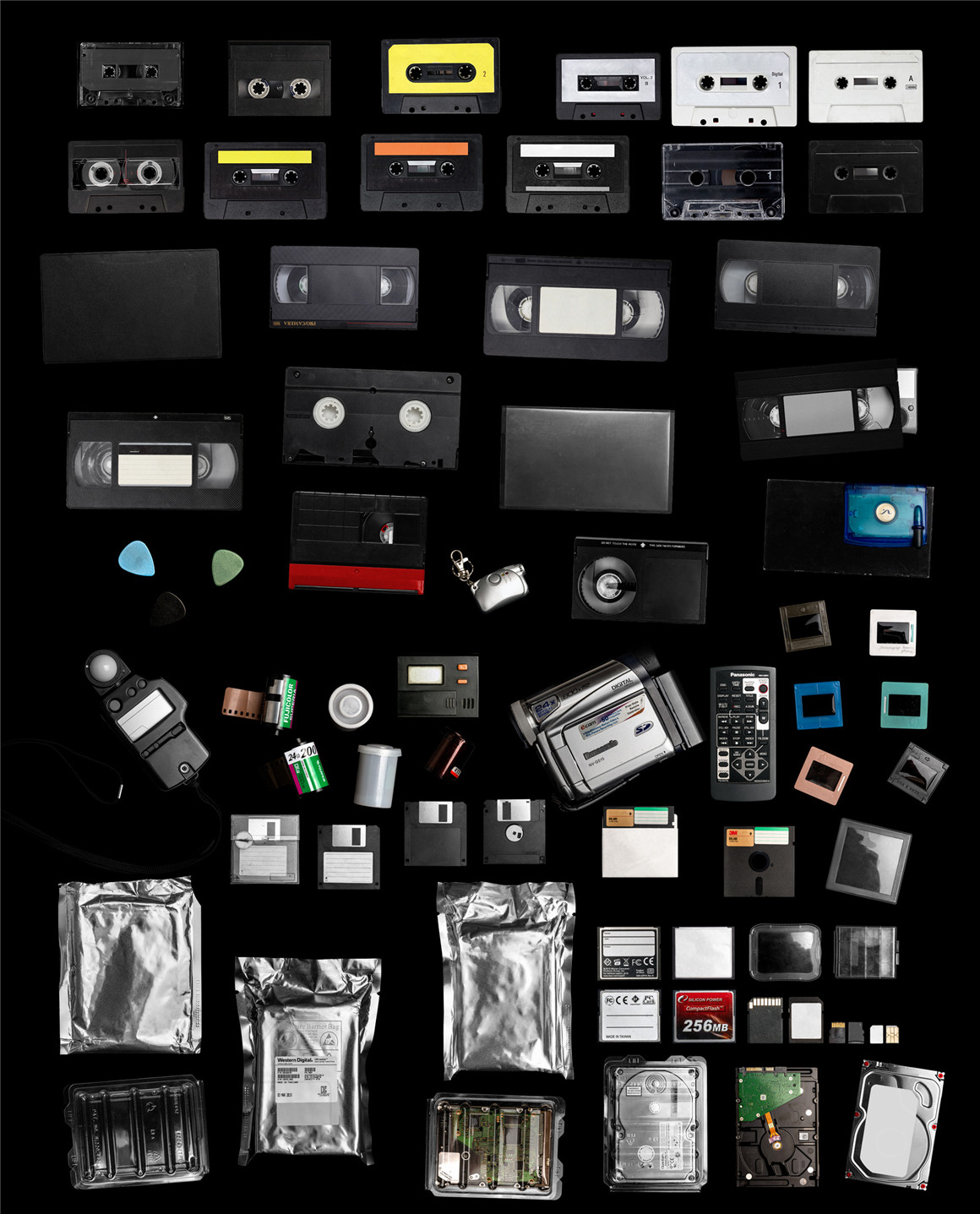 酸性复古暗黑金属镀铬机能玻璃裂纹纸抽象形状PNG+PSD背景工具包 . 第6张-素材湾丨精选海外优质设计素材资源 酸性复古暗黑金属镀铬机能玻璃裂纹纸抽象形状PNG+PSD背景工具包 . sucaiwan.com