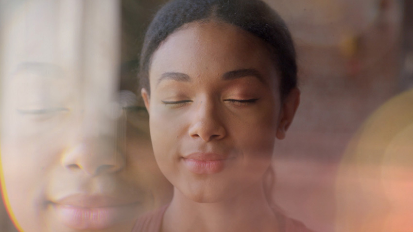 FCPX插件:50种柔美炫光棱镜折射梦幻视觉特效 MotionVFX – mPrism 插件预设 第45张-素材湾丨精选海外优质设计素材资源 FCPX插件:50种柔美炫光棱镜折射梦幻视觉特效 MotionVFX – mPrism 插件预设 sucaiwan.com