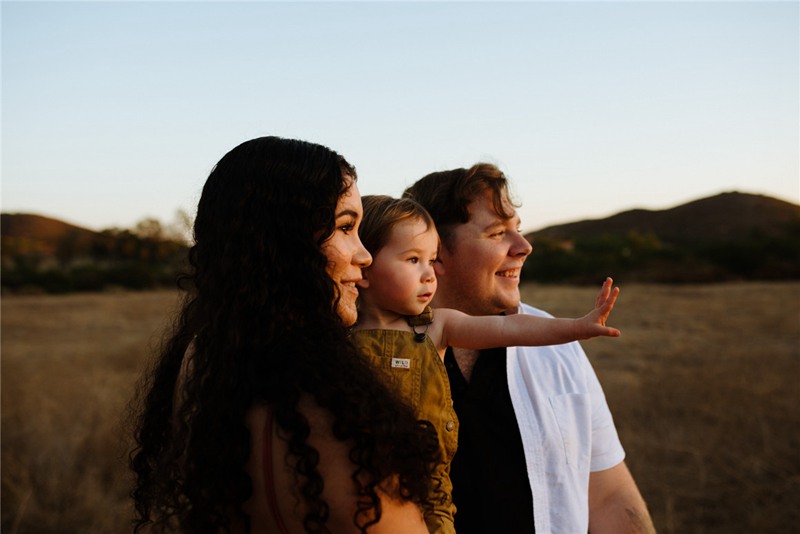 LR预设:夏季复古婚礼旅拍摄影暖色调LR调色预设包 Meridian - Zion Presets 插件预设 第8张-素材湾丨精选海外优质设计素材资源 LR预设:夏季复古婚礼旅拍摄影暖色调LR调色预设包 Meridian - Zion Presets 插件预设 sucaiwan.com