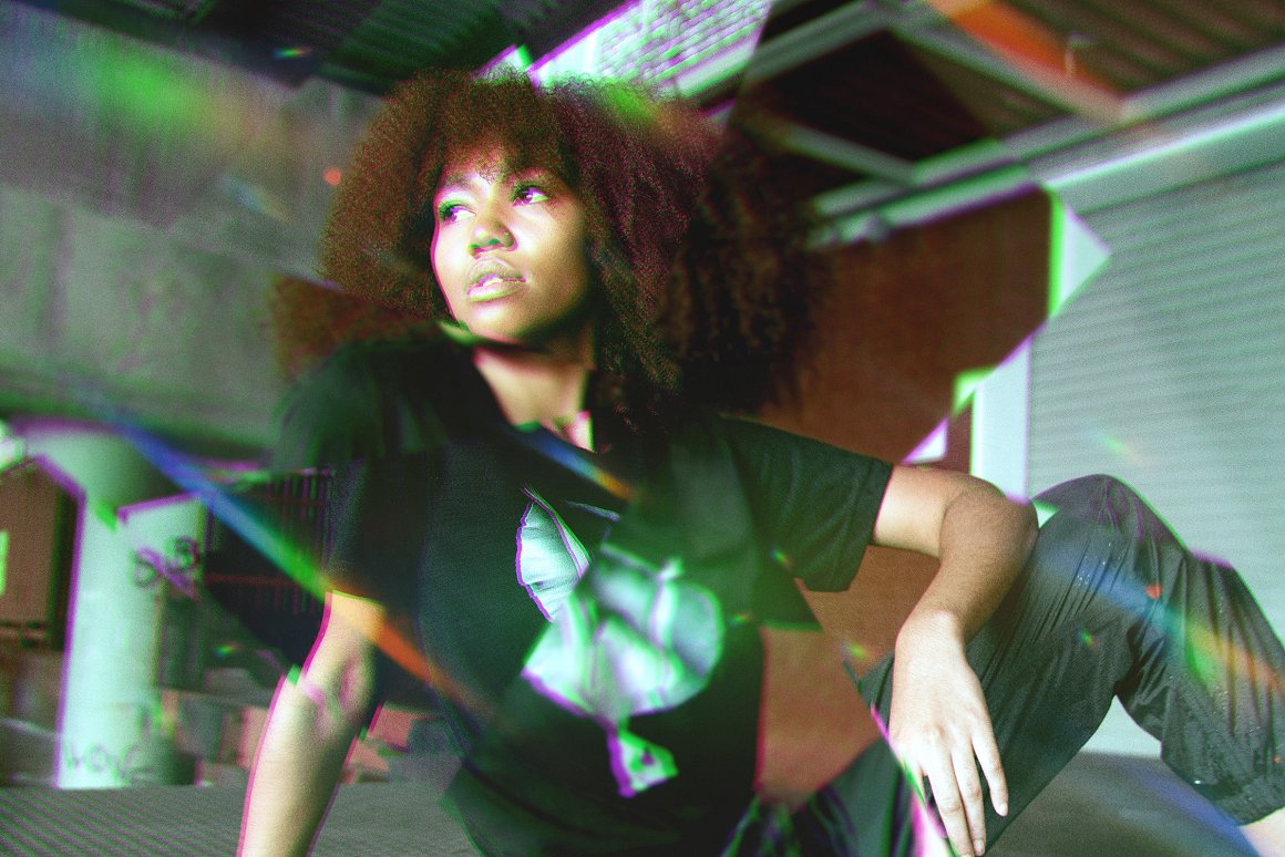 时尚迷幻故障风扭曲损坏错位玻璃碎片棱镜折射照片图像滤镜PS样机特效模板 Prismatic Photo Effect 样机素材 sucaiwan.com