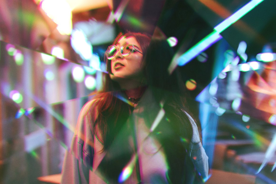 时尚迷幻故障风扭曲损坏错位玻璃碎片棱镜折射照片图像滤镜PS样机特效模板 Prismatic Photo Effect 样机素材 sucaiwan.com