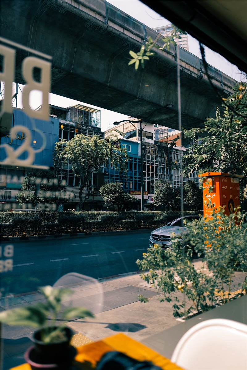 Polina Washington 日常黄昏橙人文扫街摄影师必备LR预设 PW Daily Pack 插件预设 第15张-素材湾丨精选海外优质设计素材资源 Polina Washington 日常黄昏橙人文扫街摄影师必备LR预设 PW Daily Pack 插件预设 sucaiwan.com