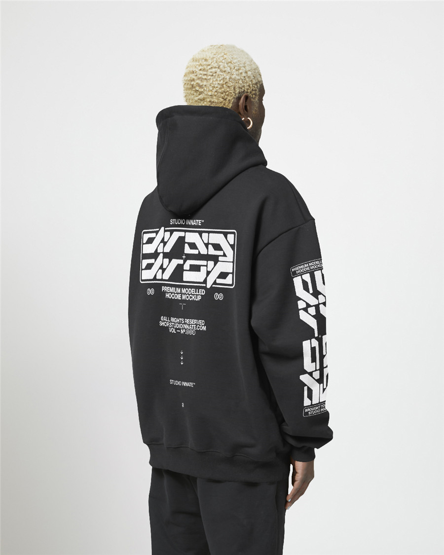 潮流街头嘻哈360°旋转超大款套头连帽衫卫衣上衣图案设计PS展示贴图样机模板 360° Oversized Modelled Hoodie by Studio Innate . sucaiwan.com
