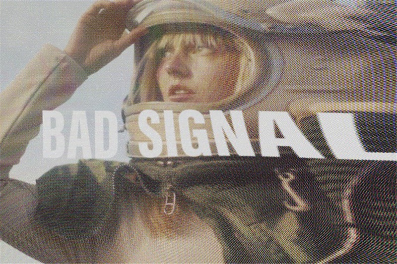 复古信号失真扭曲故障Y2K千禧艺术后期处理PSD特效样机 Bad Signal Photo Effect . 第1张-素材湾丨精选海外优质设计素材资源 复古信号失真扭曲故障Y2K千禧艺术后期处理PSD特效样机 Bad Signal Photo Effect . sucaiwan.com