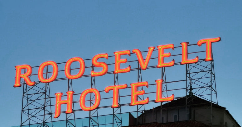 独特永恒高饱和好莱坞魅力色彩LR+LUT调色预设 CINECOLOR 3-Strip LUTs 插件预设 sucaiwan.com