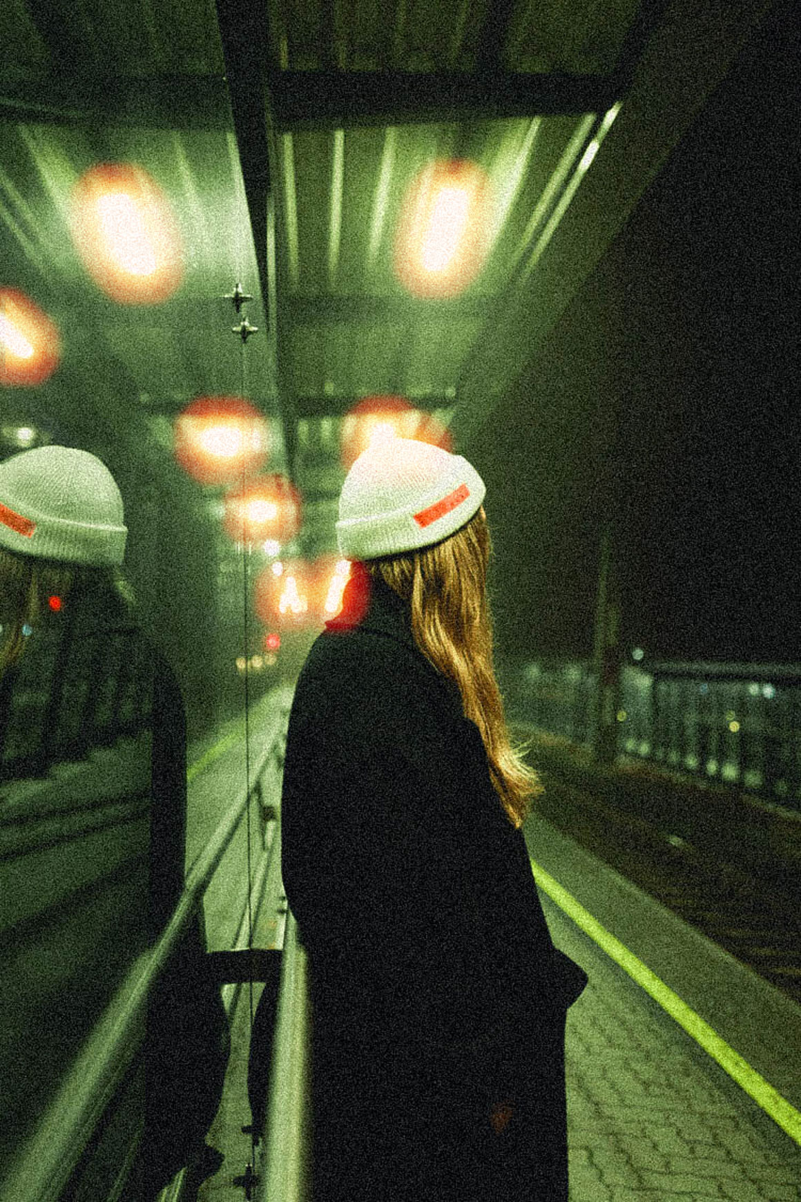 复古柯达Cinestill 800T胶片电影模拟颗粒光晕夜间摄影LR预设包 Cinestill 800T Lightroom Presets . 第5张-素材湾丨精选海外优质设计素材资源 复古柯达Cinestill 800T胶片电影模拟颗粒光晕夜间摄影LR预设包 Cinestill 800T Lightroom Presets . sucaiwan.com