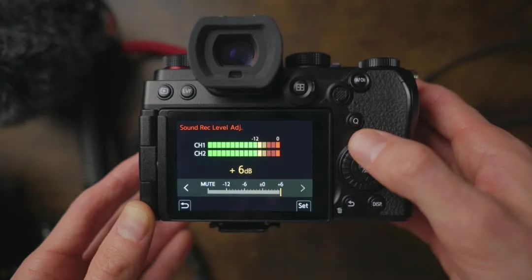 PR预设:20多个专业级麦克风声音音频效果优化调整预设 AUDIO PRESETS MASTER BUNDLE PREMIERE PRO . 第4张-素材湾丨精选海外优质设计素材资源 PR预设:20多个专业级麦克风声音音频效果优化调整预设 AUDIO PRESETS MASTER BUNDLE PREMIERE PRO . sucaiwan.com