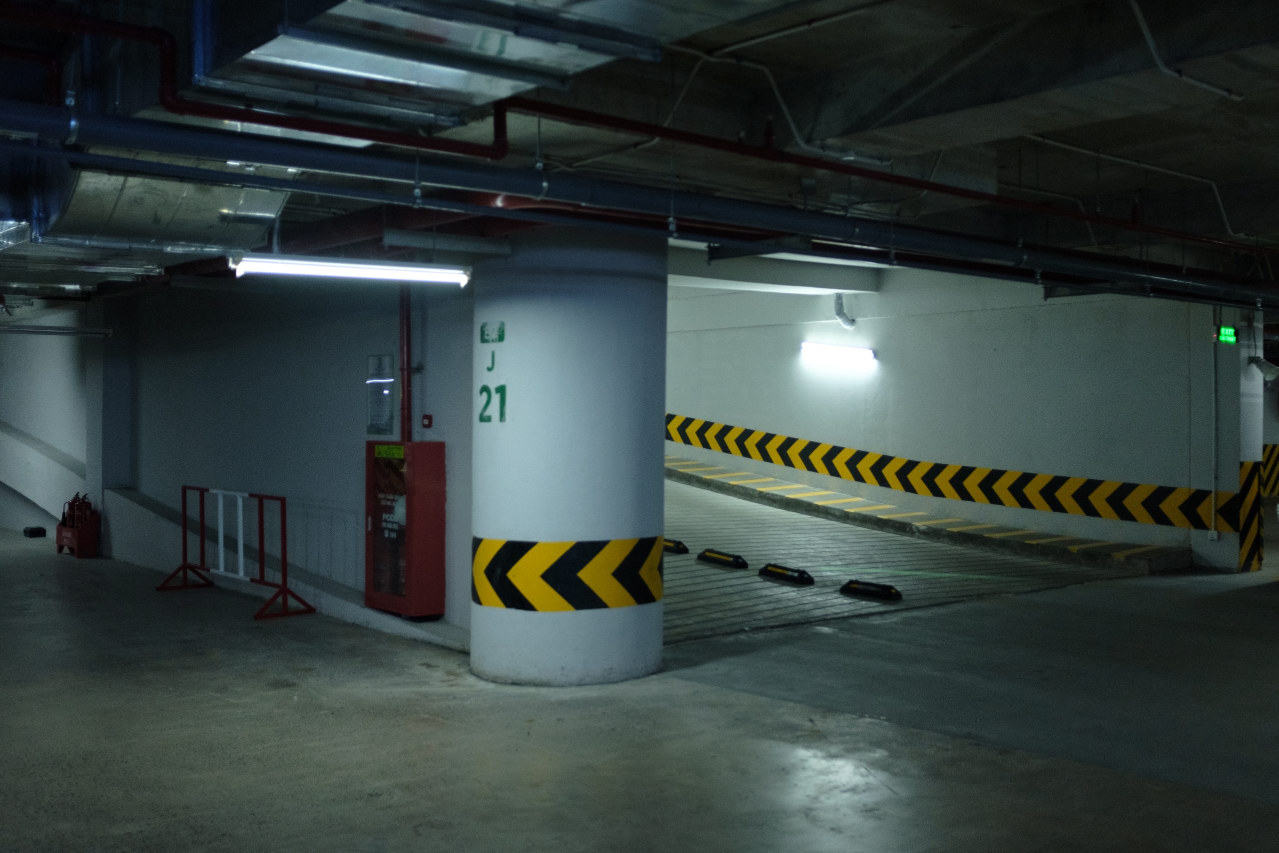 复古柯达Cinestill 800T胶片电影模拟颗粒光晕夜间摄影LR预设包 Cinestill 800T Lightroom Presets . 第12张-素材湾丨精选海外优质设计素材资源 复古柯达Cinestill 800T胶片电影模拟颗粒光晕夜间摄影LR预设包 Cinestill 800T Lightroom Presets . sucaiwan.com