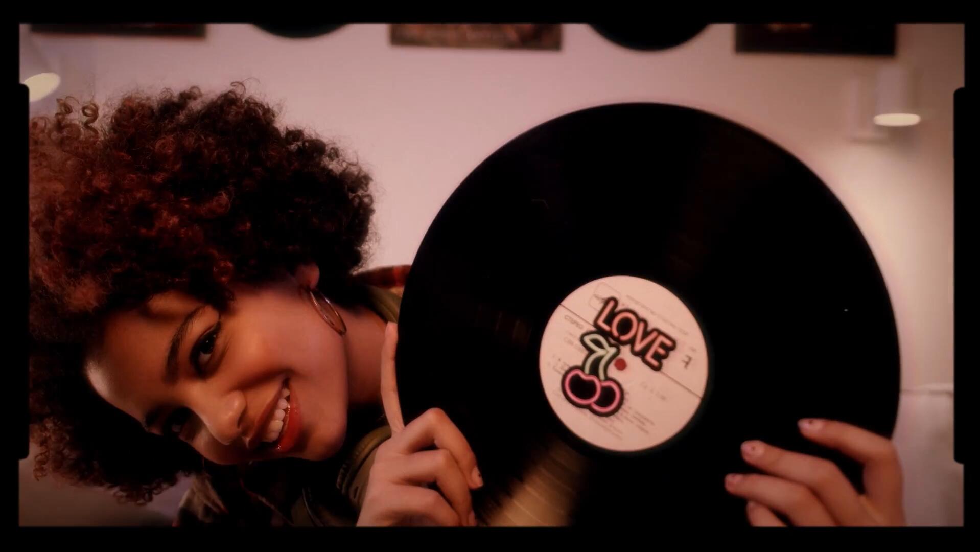 达芬奇预设：MotionVFX – m16mm 复古怀旧风格16mm颗粒胶片污垢棱镜电影视觉效果 插件预设 sucaiwan.com