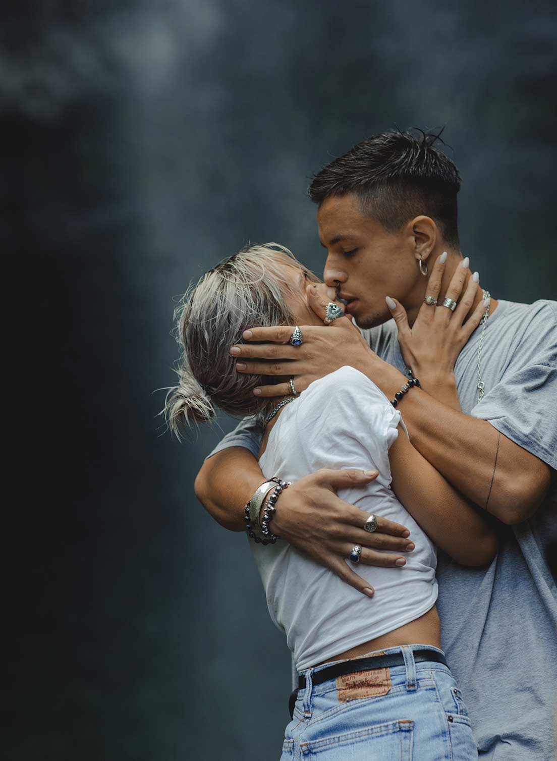 Cara Mia 48个明亮干净光线户外人像摄影LR调色预设 PRISM PACK . sucaiwan.com