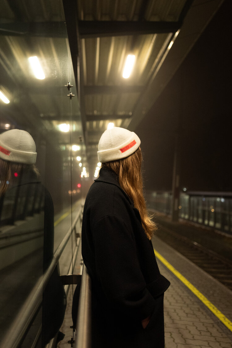 复古柯达Cinestill 800T胶片电影模拟颗粒光晕夜间摄影LR预设包 Cinestill 800T Lightroom Presets . 第4张-素材湾丨精选海外优质设计素材资源 复古柯达Cinestill 800T胶片电影模拟颗粒光晕夜间摄影LR预设包 Cinestill 800T Lightroom Presets . sucaiwan.com