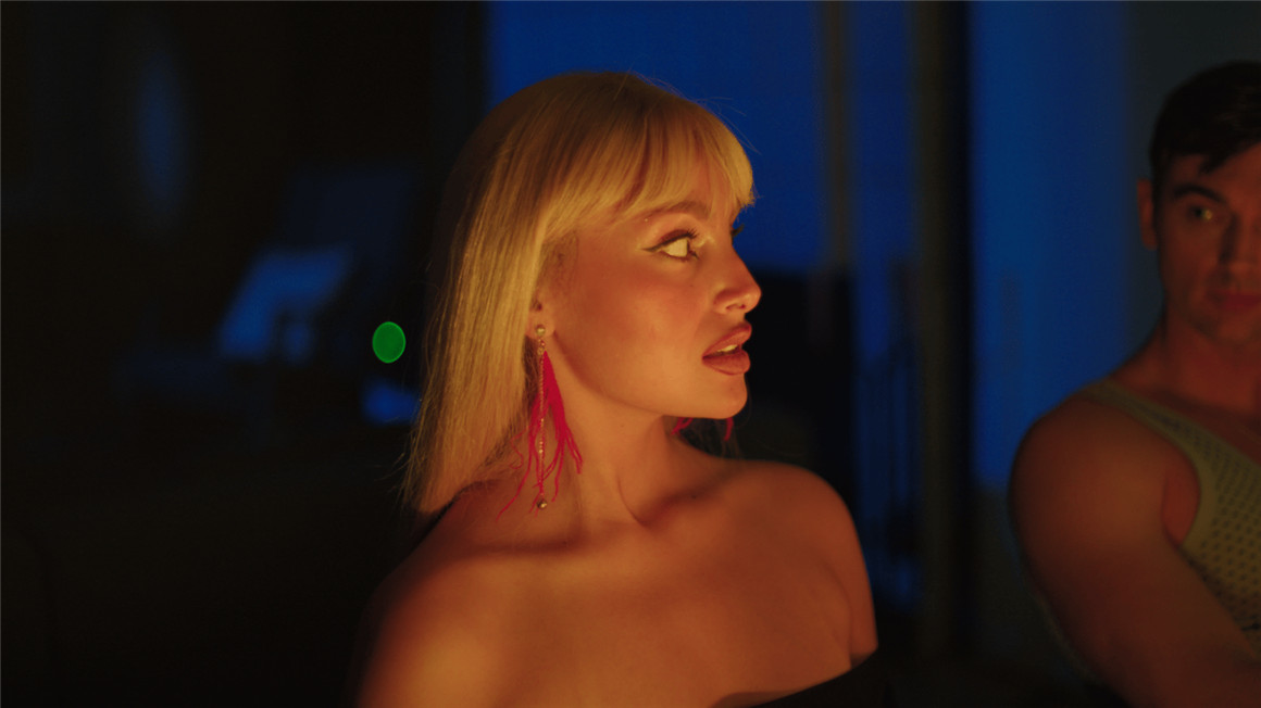 SERR FilmVision V2 LUT Pack 复古8mm/16mm/35mm胶片模拟仿真商业级颜色分级预设包 . sucaiwan.com