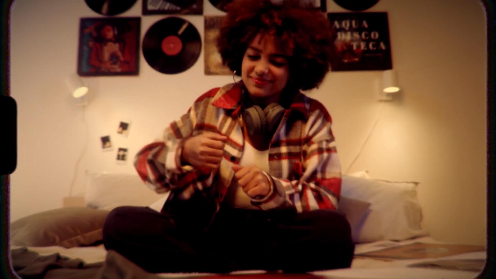 达芬奇预设：MotionVFX – m16mm 复古怀旧风格16mm颗粒胶片污垢棱镜电影视觉效果 插件预设 sucaiwan.com