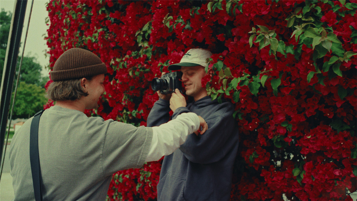 SERR FilmVision V2 LUT Pack 复古8mm/16mm/35mm胶片模拟仿真商业级颜色分级预设包 . sucaiwan.com