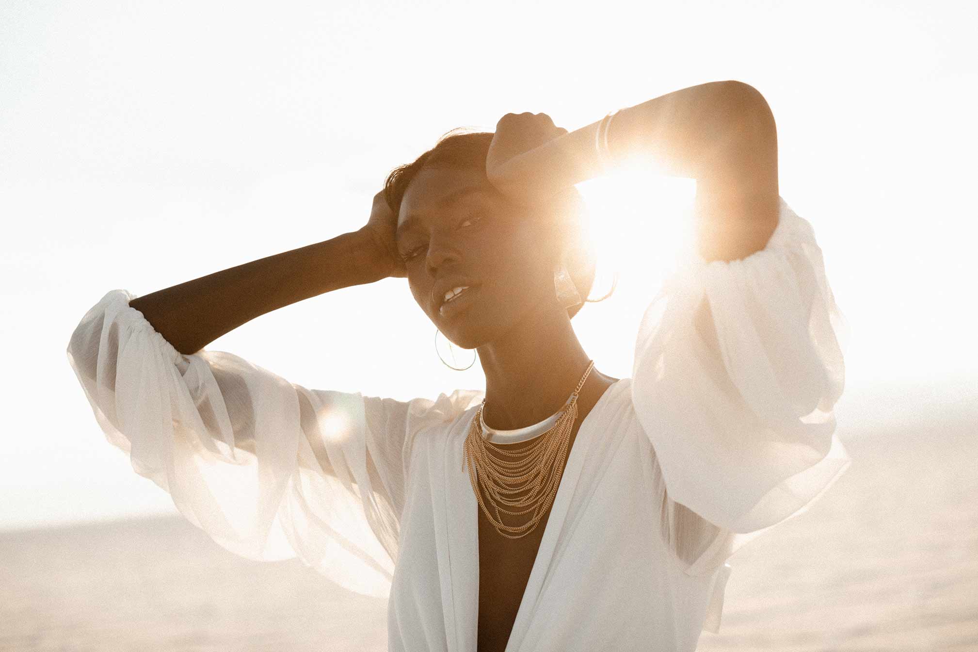 Cara Mia 48个明亮干净光线户外人像摄影LR调色预设 PRISM PACK . sucaiwan.com