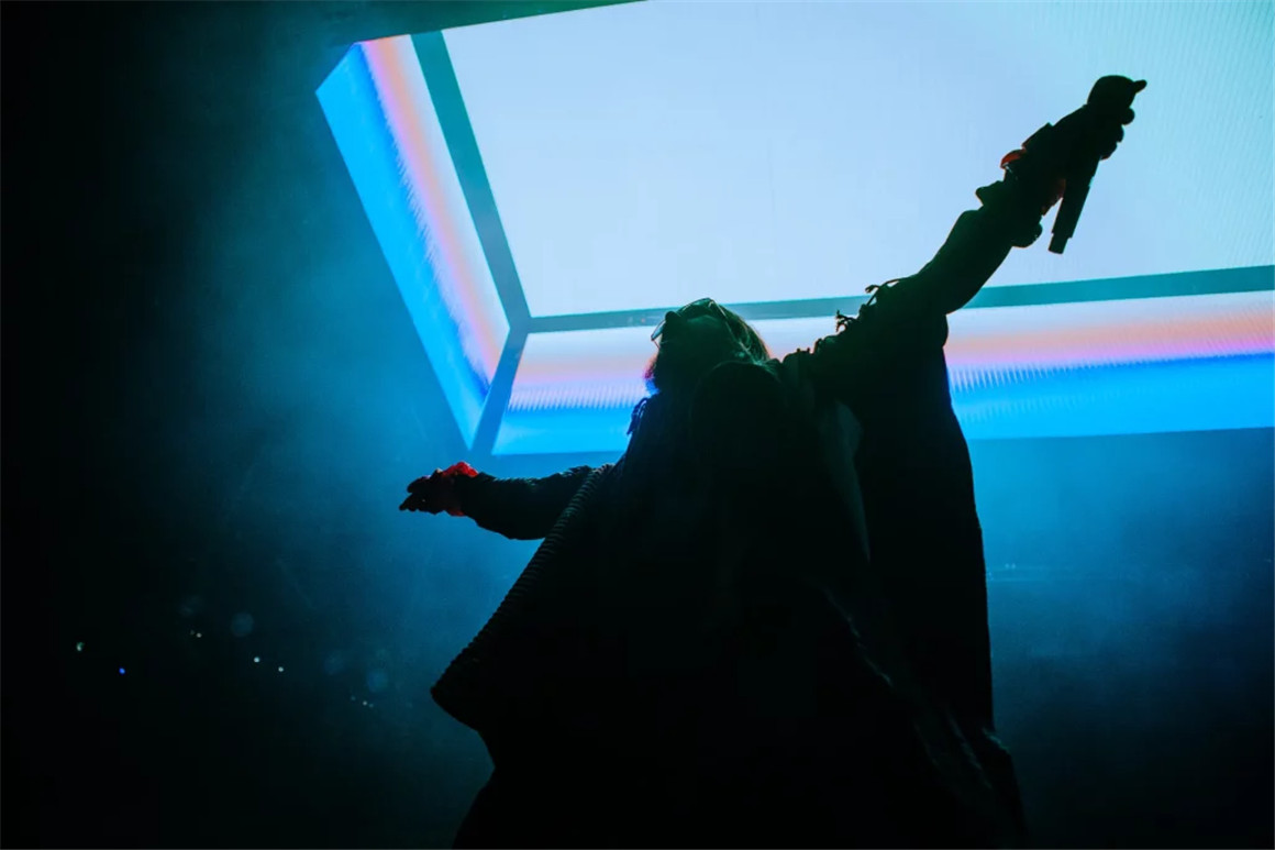 Matty Vogel 6种音乐演唱会夜店体育馆照片LR调色预设包 Classic Concert Presets vol. 01 . 第3张-素材湾丨精选海外优质设计素材资源 Matty Vogel 6种音乐演唱会夜店体育馆照片LR调色预设包 Classic Concert Presets vol. 01 . sucaiwan.com