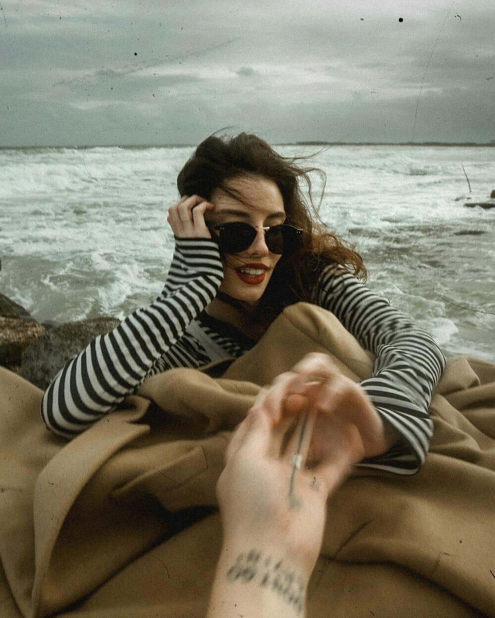 情绪风格做旧噪点灰尘污迹纸张肌理灰尘划痕纹理套件背景素材 . 第7张-素材湾丨精选海外优质设计素材资源 情绪风格做旧噪点灰尘污迹纸张肌理灰尘划痕纹理套件背景素材 . sucaiwan.com