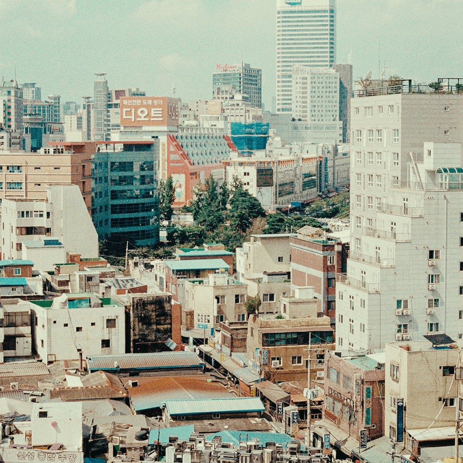 真实复古胶片温暖色彩模拟LUT调色预设包 Super16 Fuji 3513 16MM Film Emulation 插件预设 第6张-素材湾丨精选海外优质设计素材资源 真实复古胶片温暖色彩模拟LUT调色预设包 Super16 Fuji 3513 16MM Film Emulation 插件预设 sucaiwan.com