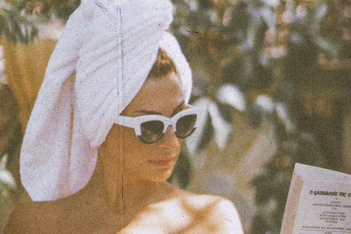 复古梦幻半调颗粒摄影照片处理老照片效果PSD特效样机模板 Old Album Photo Effect 样机素材 sucaiwan.com