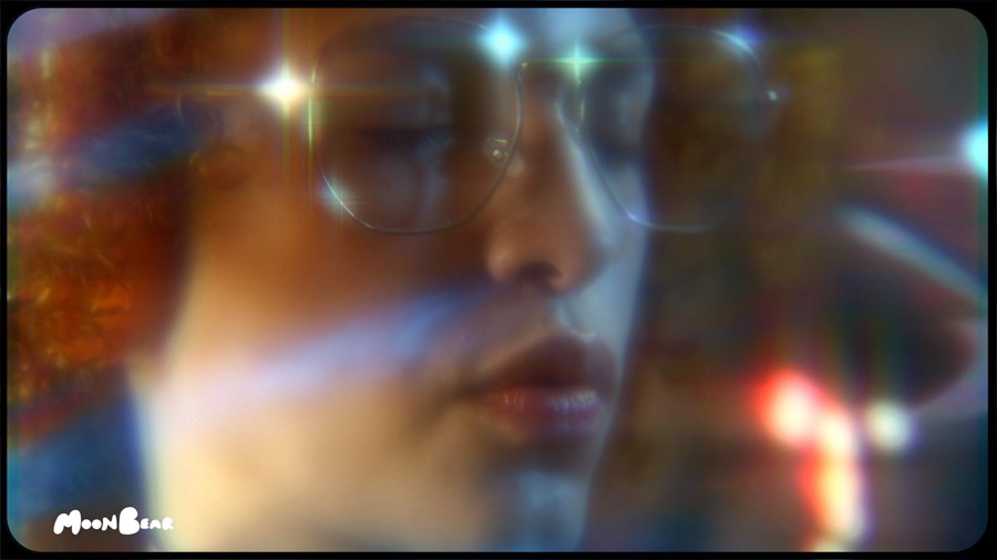 FCPX插件:抽象艺术黑柔视觉美学梦幻闪光模糊漫射星效耀斑 Moonbear DREAMER 2 插件预设 第14张-素材湾丨精选海外优质设计素材资源 FCPX插件:抽象艺术黑柔视觉美学梦幻闪光模糊漫射星效耀斑 Moonbear DREAMER 2 插件预设 sucaiwan.com