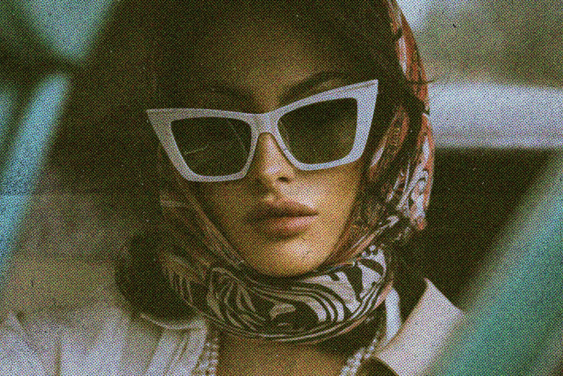 复古梦幻半调颗粒摄影照片处理老照片效果PSD特效样机模板 Old Album Photo Effect 样机素材 sucaiwan.com