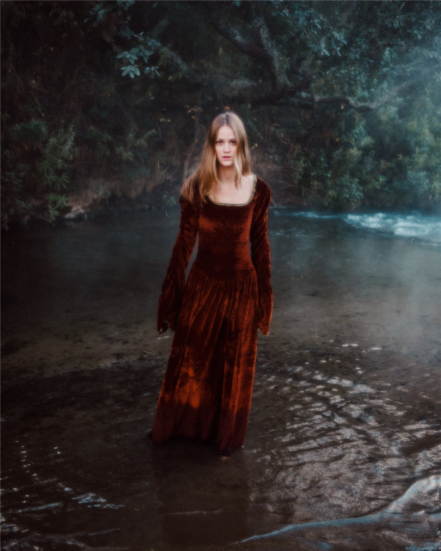 独特4x5大画幅电影氛围胶片人像旅拍摄影LR调色预设 Archipelago - Four x Five LR/ACR Presets + Profiles . 第4张-素材湾丨精选海外优质设计素材资源 独特4x5大画幅电影氛围胶片人像旅拍摄影LR调色预设 Archipelago - Four x Five LR/ACR Presets + Profiles . sucaiwan.com