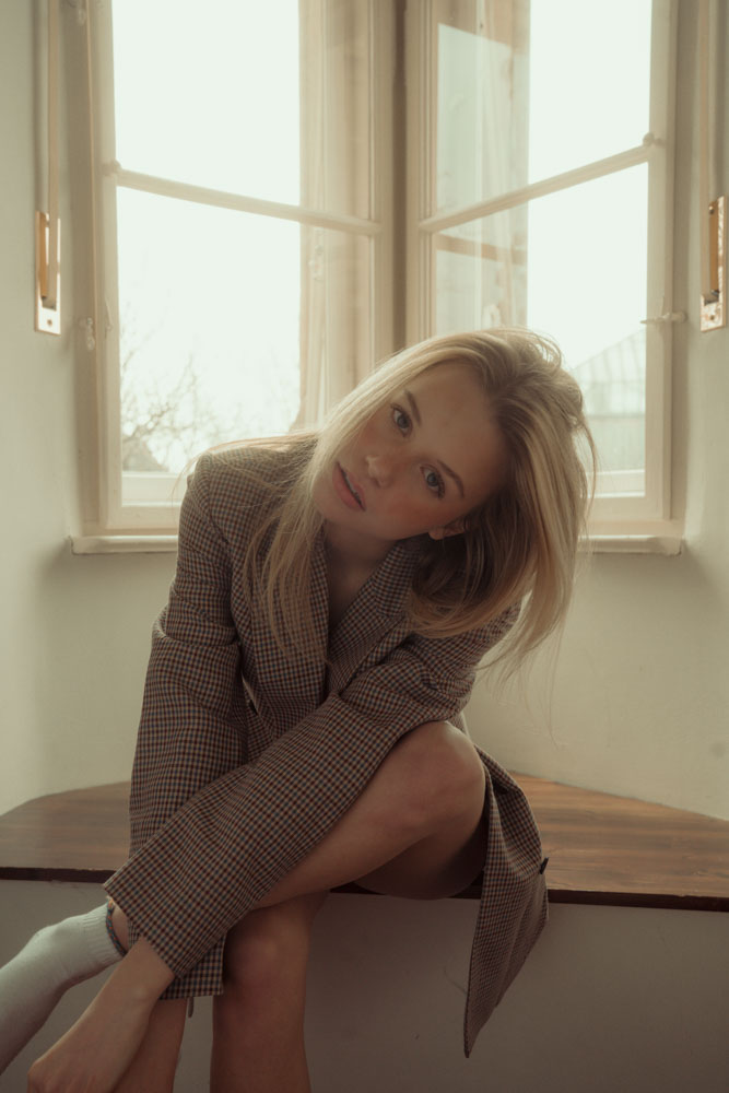 俄罗斯INS网红摄影师极乐世界中性人像摄影原创LR预设 Elysium Preset Pack 插件预设 第10张-素材湾丨精选海外优质设计素材资源 俄罗斯INS网红摄影师极乐世界中性人像摄影原创LR预设 Elysium Preset Pack 插件预设 sucaiwan.com