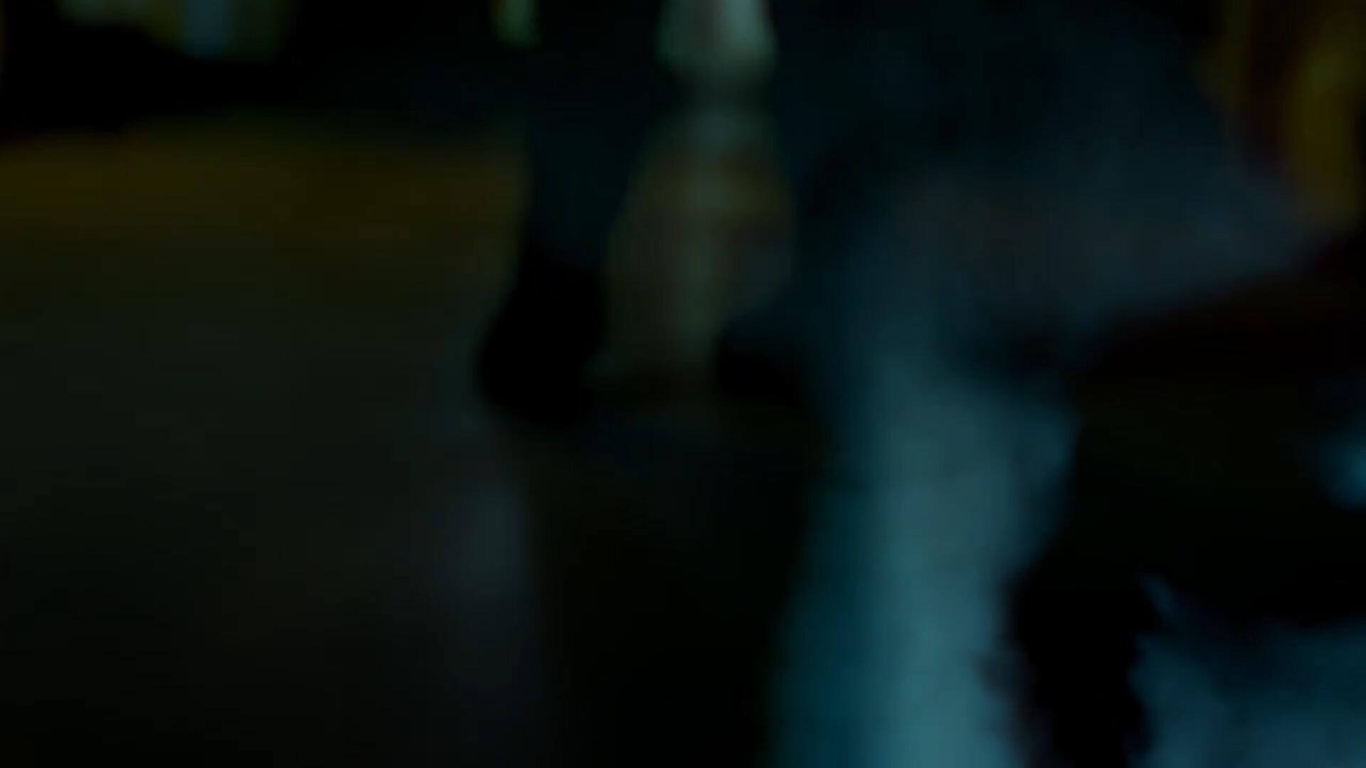 PR预设：96个电影划像人物画面闪黑沉浸渐隐转场效果预设 . sucaiwan.com