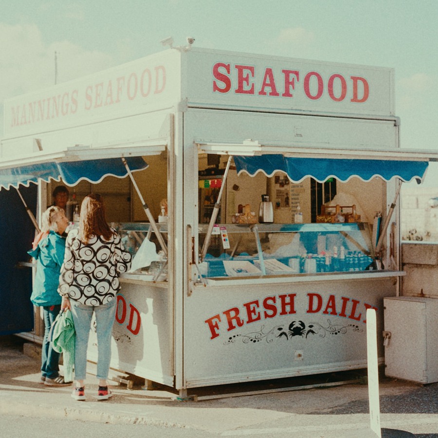 真实复古胶片温暖色彩模拟LUT调色预设包 Super16 Fuji 3513 16MM Film Emulation 插件预设 第5张-素材湾丨精选海外优质设计素材资源 真实复古胶片温暖色彩模拟LUT调色预设包 Super16 Fuji 3513 16MM Film Emulation 插件预设 sucaiwan.com