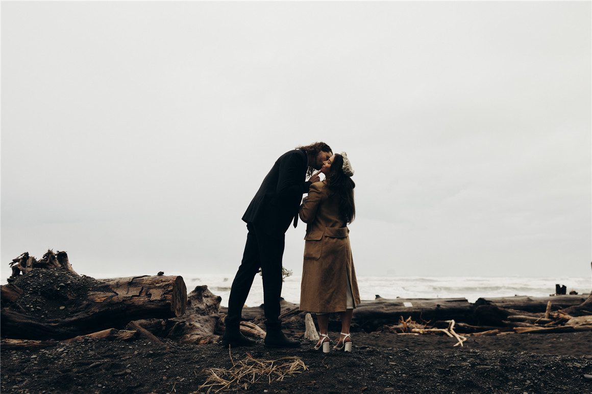 复古情绪氛围感人物永恒婚纱旅拍写真摄影LR调色预设 G-Presets - Summer Grace Presets . 第13张-素材湾丨精选海外优质设计素材资源 复古情绪氛围感人物永恒婚纱旅拍写真摄影LR调色预设 G-Presets - Summer Grace Presets . sucaiwan.com