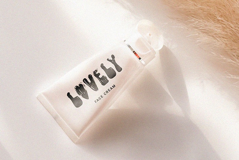 Funky Yard可爱手绘英文字体 设计素材 sucaiwan.com