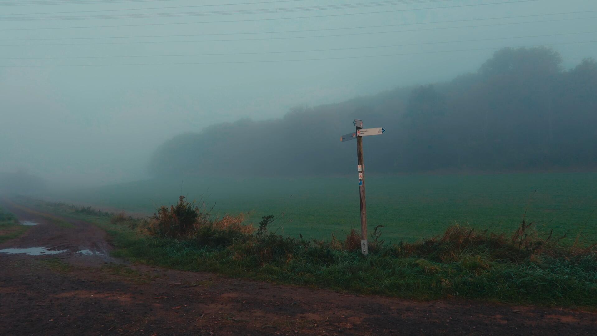 达芬奇深邃旅拍风景摄影电影感风格化调色节点 CINEMATIC POWER GRADE IN DAVINCI RESOLVE . sucaiwan.com