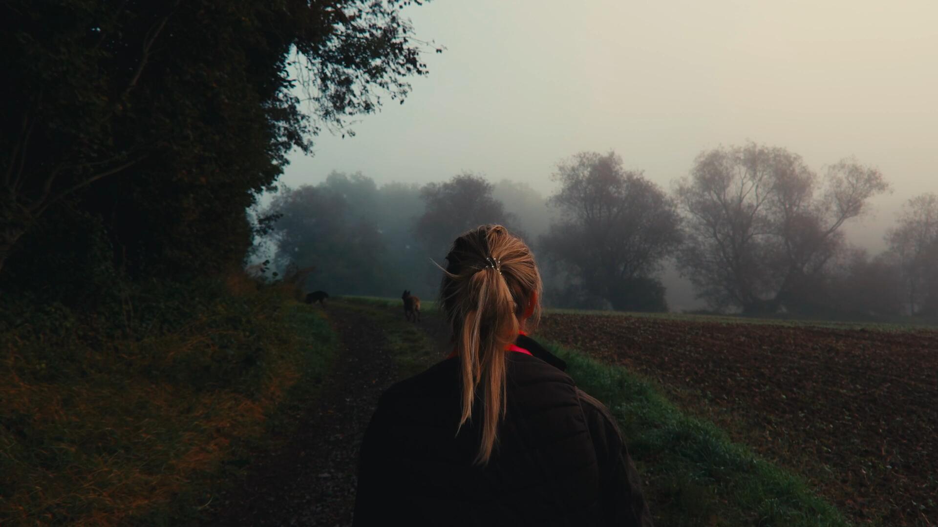 达芬奇深邃旅拍风景摄影电影感风格化调色节点 CINEMATIC POWER GRADE IN DAVINCI RESOLVE . sucaiwan.com